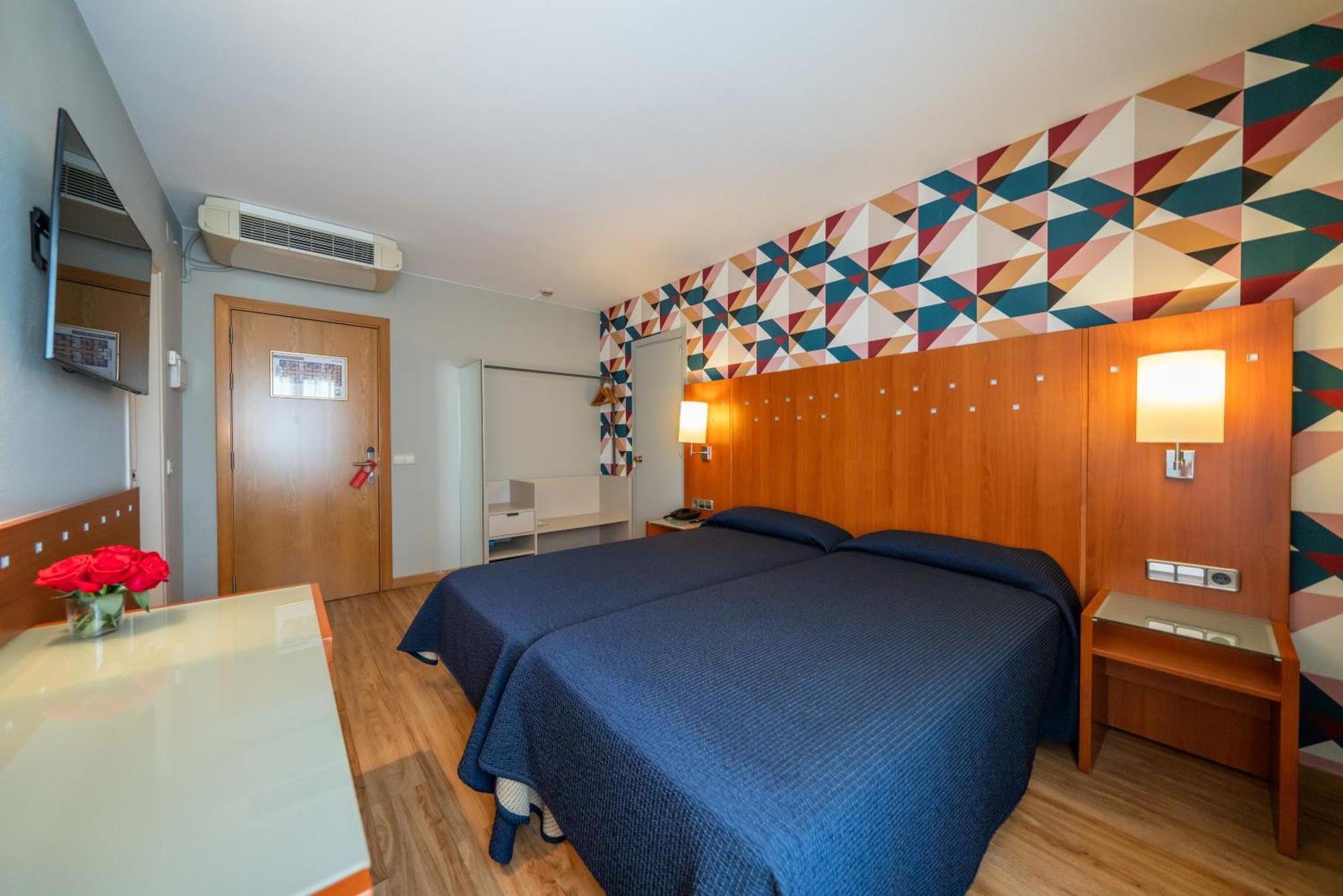 Hotel J. Balmes Vic Exteriér fotografie