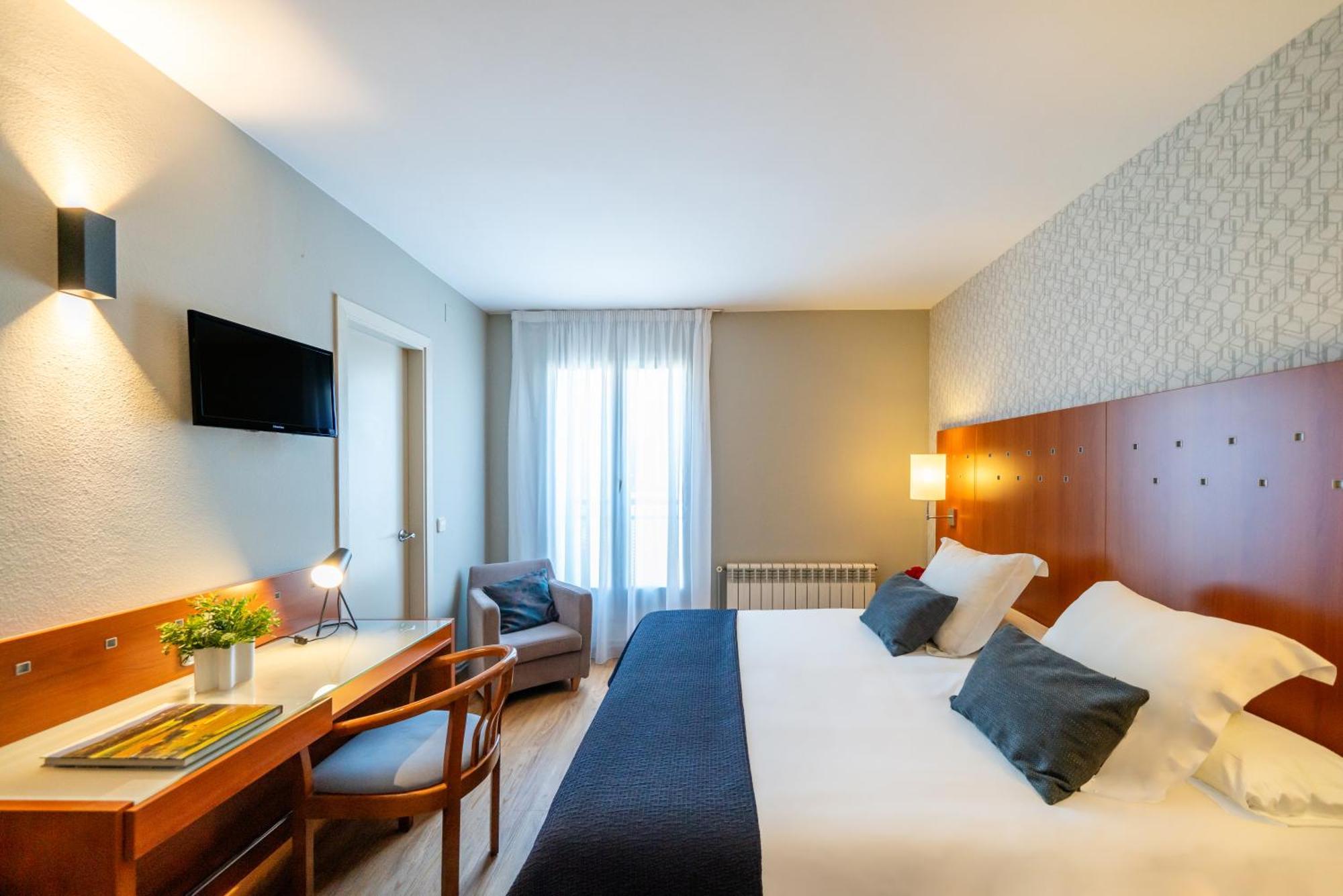 Hotel J. Balmes Vic Exteriér fotografie