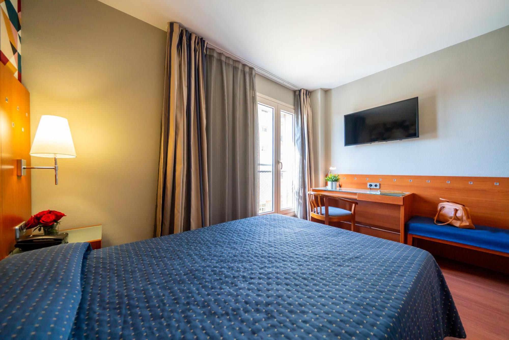 Hotel J. Balmes Vic Exteriér fotografie