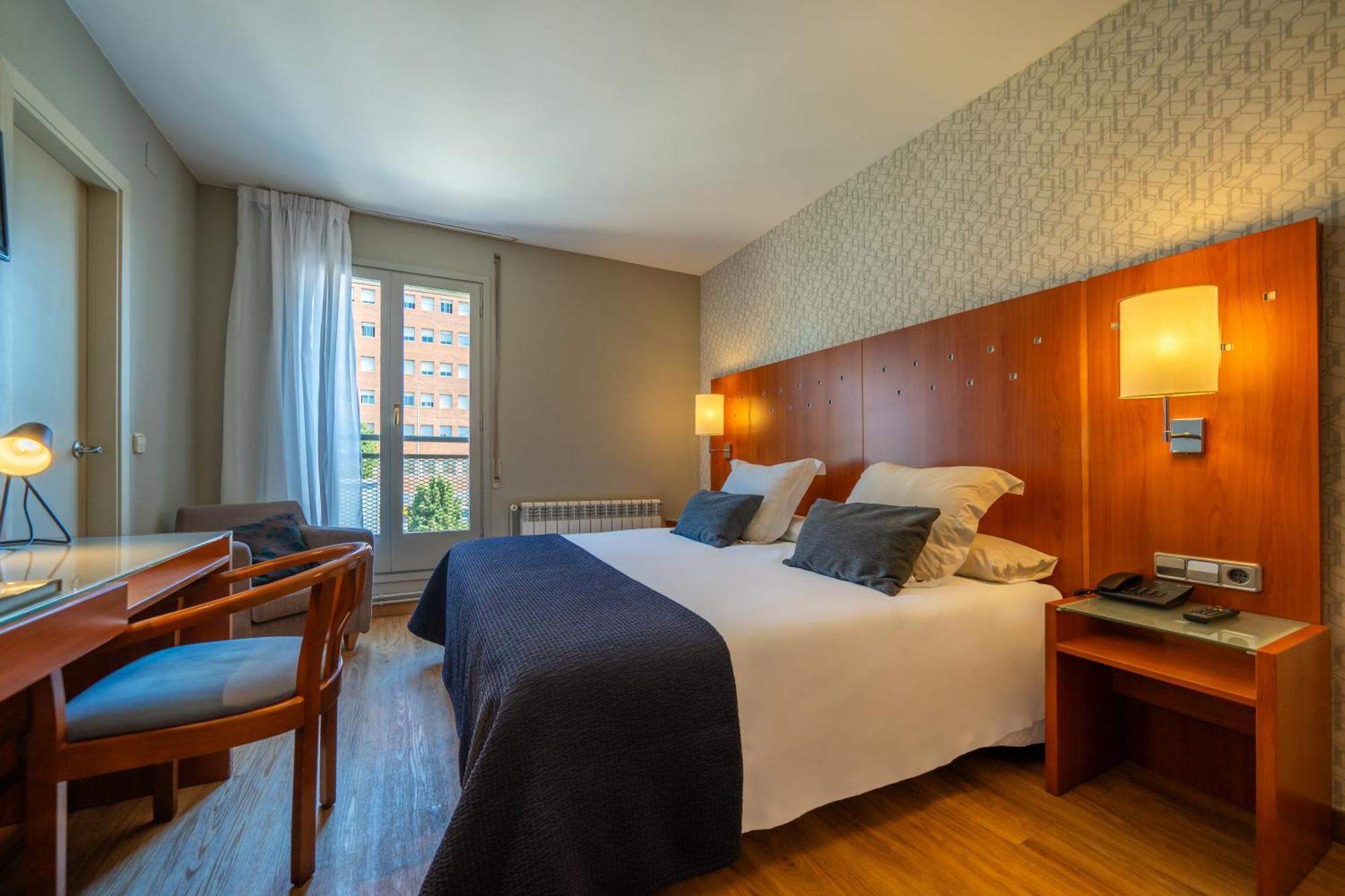 Hotel J. Balmes Vic Exteriér fotografie